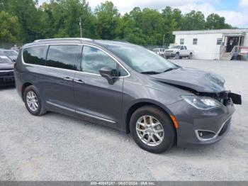  Salvage Chrysler Pacifica