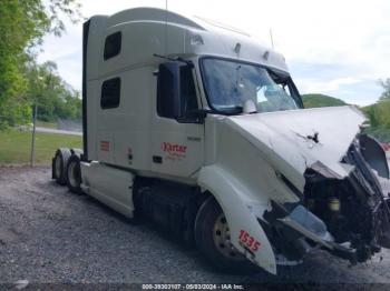  Salvage Volvo Vnl