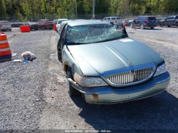  Salvage Lincoln Towncar