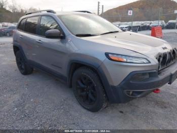  Salvage Jeep Cherokee