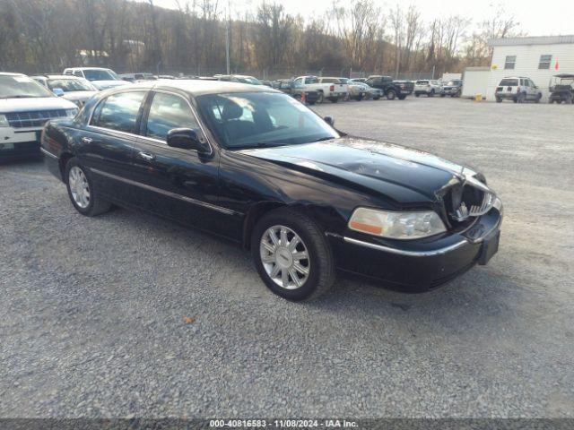  Salvage Lincoln Towncar