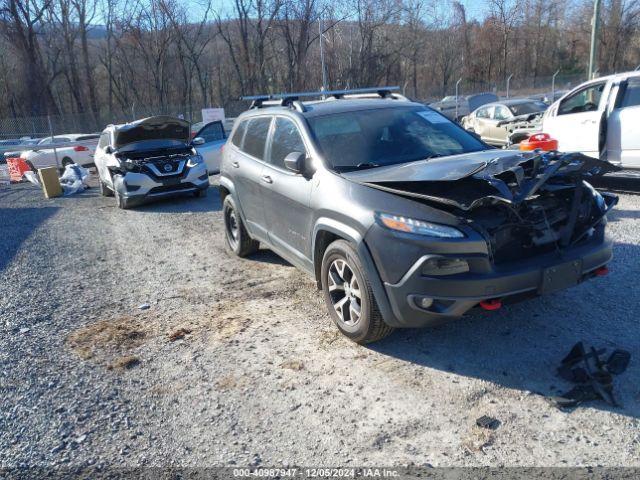  Salvage Jeep Cherokee