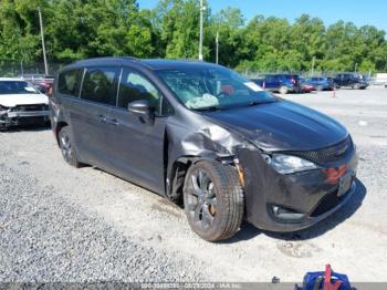  Salvage Chrysler Pacifica