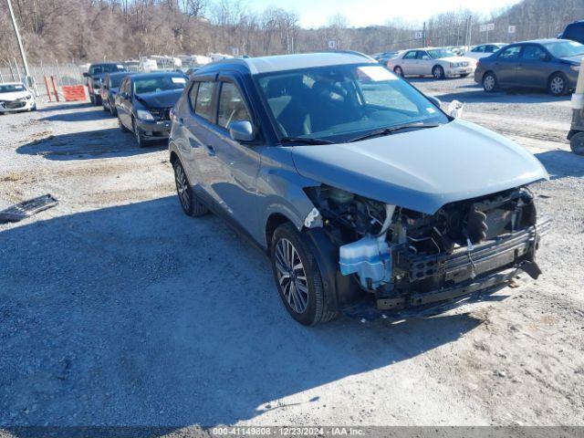  Salvage Nissan Kicks