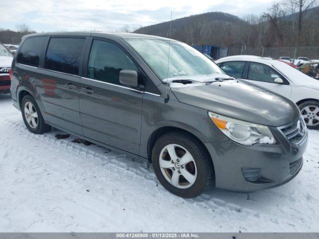  Salvage Volkswagen Routan