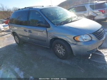  Salvage Chrysler Town & Country