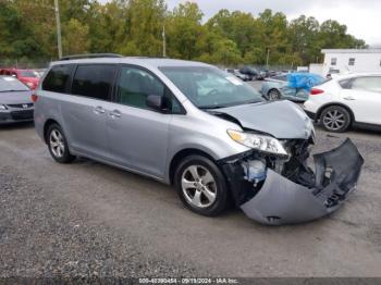  Salvage Toyota Sienna