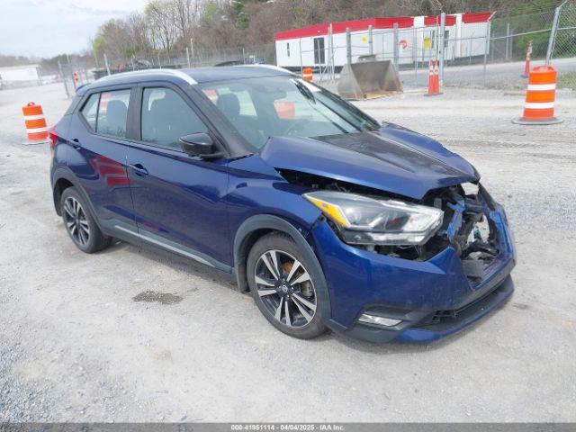  Salvage Nissan Kicks