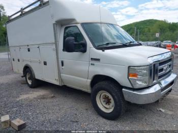  Salvage Ford E-350