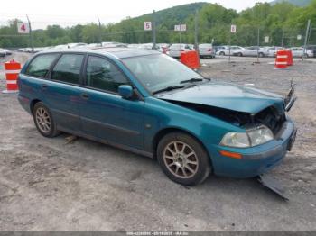  Salvage Volvo V40