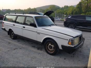  Salvage Volvo 245