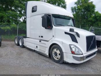  Salvage Volvo Vn