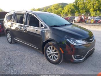 Salvage Chrysler Pacifica