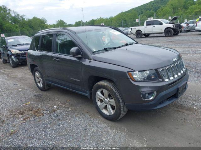  Salvage Jeep Compass