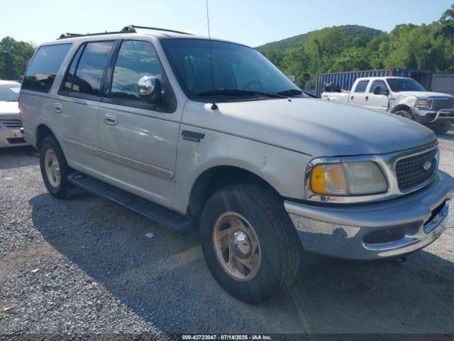  Salvage Ford Expedition