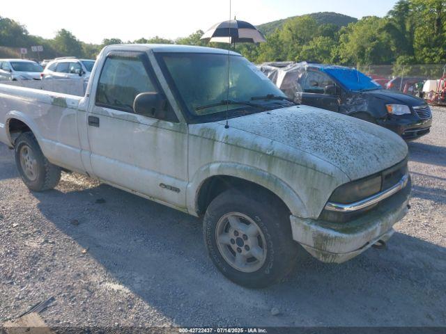  Salvage Chevrolet S-10