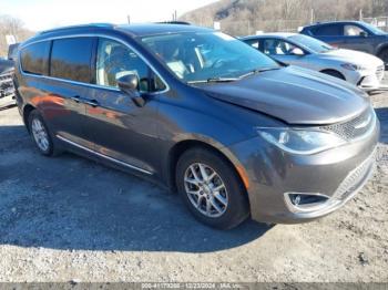  Salvage Chrysler Pacifica