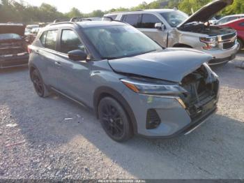  Salvage Nissan Kicks