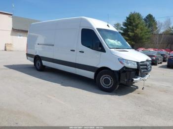  Salvage Mercedes-Benz Sprinter 2500