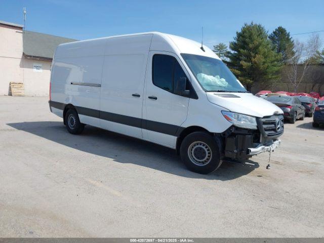  Salvage Mercedes-Benz Sprinter 2500