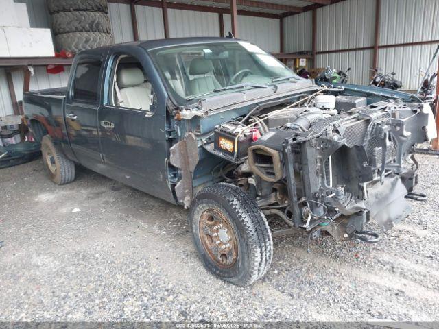  Salvage Chevrolet Silverado 2500