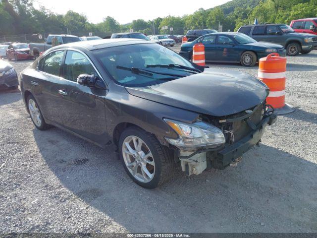  Salvage Nissan Maxima