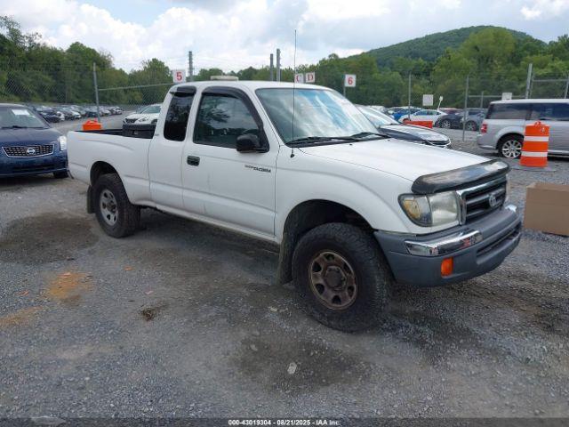  Salvage Toyota Tacoma