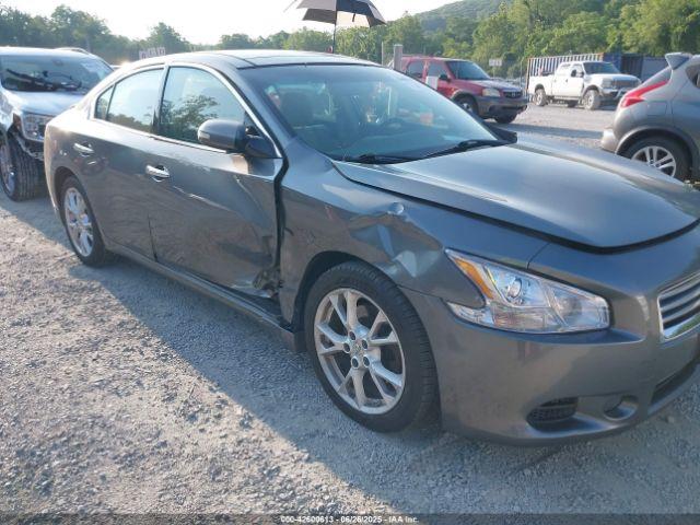  Salvage Nissan Maxima