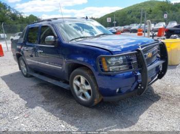  Salvage Chevrolet Avalanche 1500