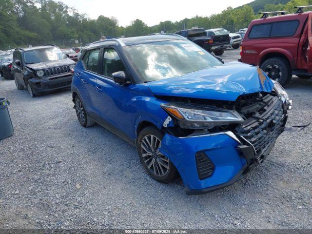  Salvage Nissan Kicks