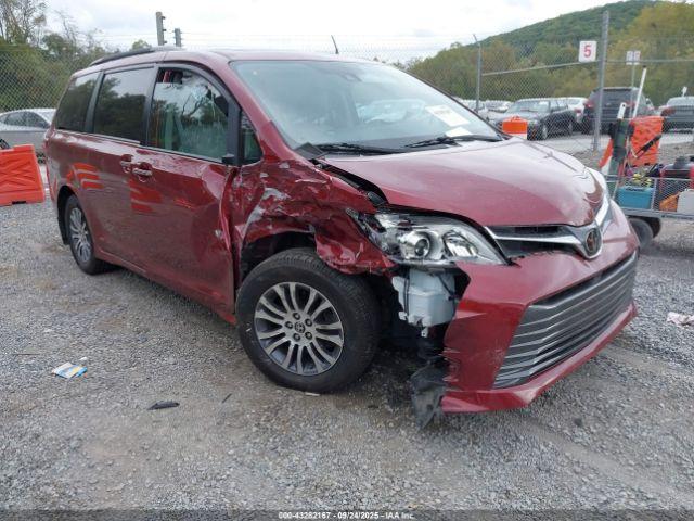  Salvage Toyota Sienna