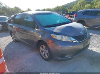  Salvage Toyota Sienna