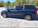 Chrysler Town & Country Touring-l Image 2