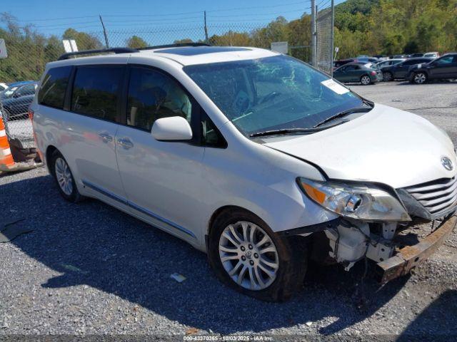  Salvage Toyota Sienna