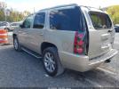 GMC Yukon Denali Image 13