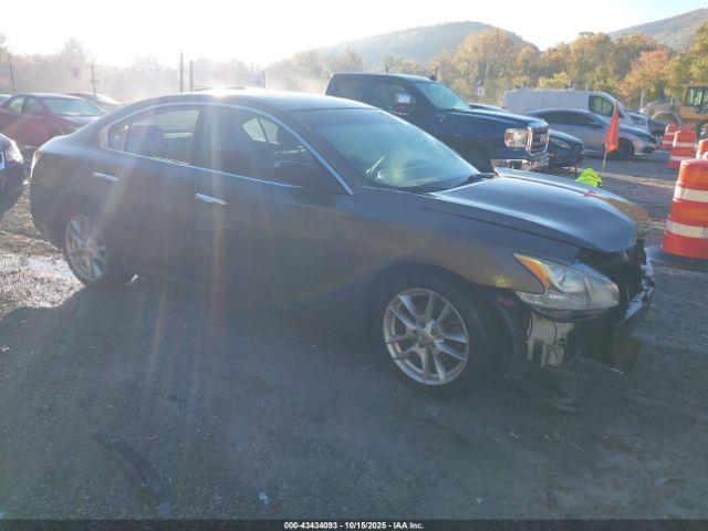  Salvage Nissan Maxima