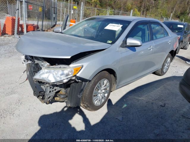 Toyota Camry Le Image 2