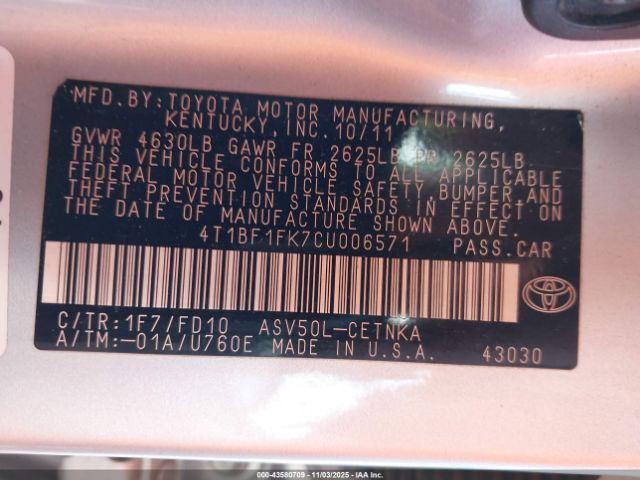 Toyota Camry Le Image 11