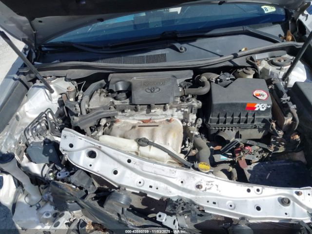 Toyota Camry Le Image 9