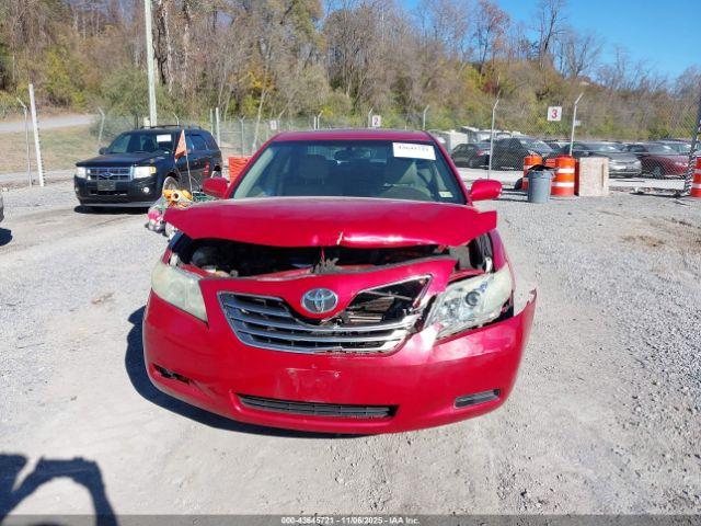 Toyota Camry Image 6