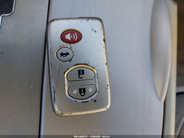 Toyota Camry Image 12