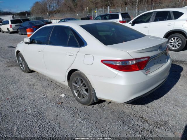 Toyota Camry Se Image 16