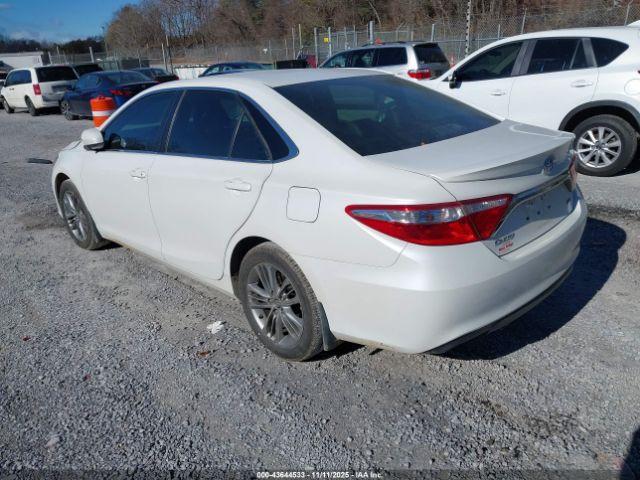 Toyota Camry Se Image 16
