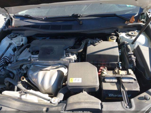 Toyota Camry Se Image 11