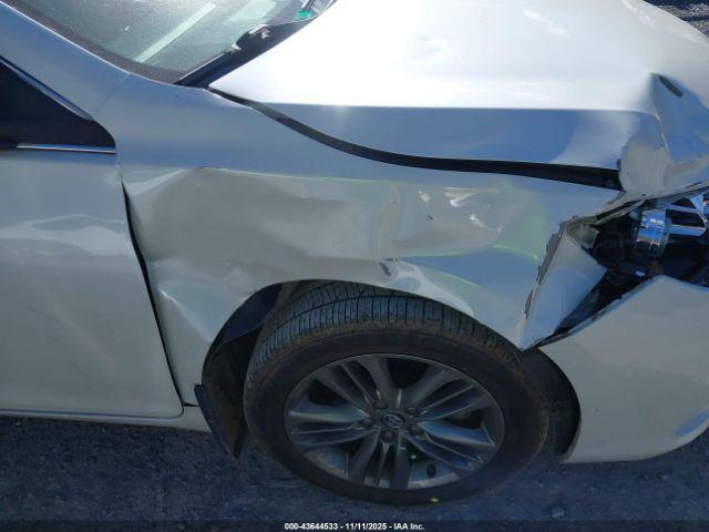 Toyota Camry Se Image 13