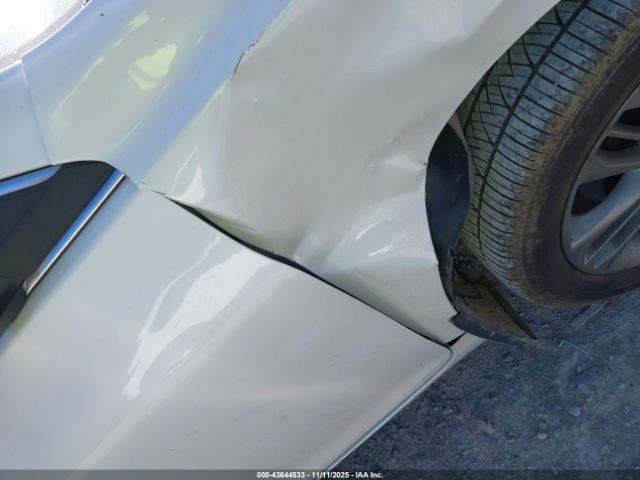 Toyota Camry Se Image 15