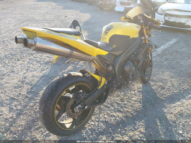 Yamaha Yzfr1 Image 13