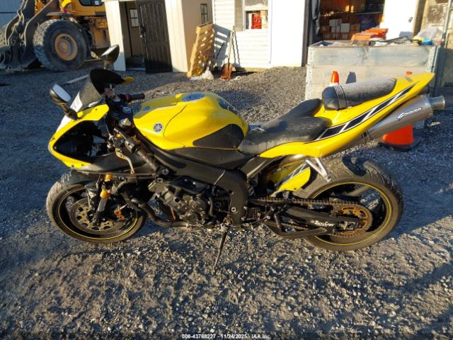 Yamaha Yzfr1 Image 11