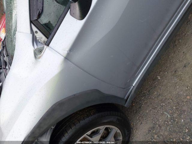 Subaru Crosstrek 2.0i Premium Image 3