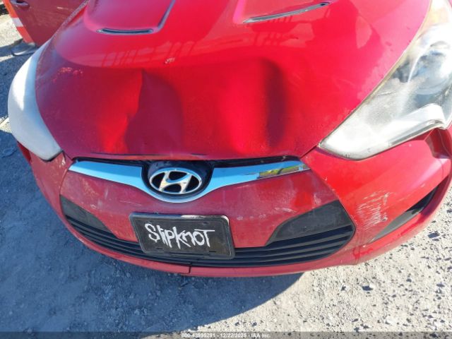 Hyundai VELOSTER Image 2